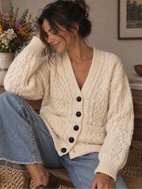 Inis Crafts Ireland 100% Merino Wool Aran Cable Knit Cardigan Cream M